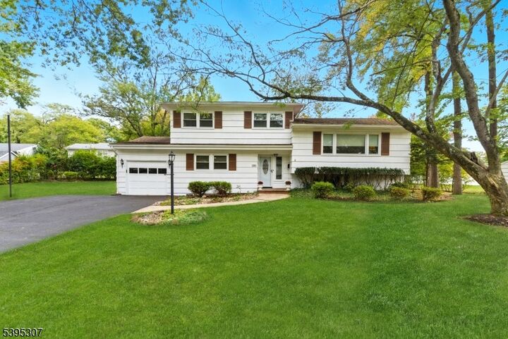 2286 Stocker Ln  Scotch Plains Twp. NJ 07076 photo