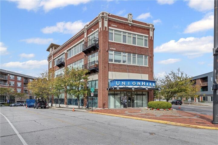 2929 McGee Trafficway 305  Kansas City MO 64108 photo