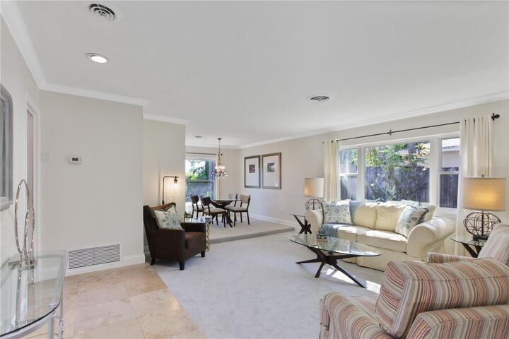 Property Photo:  422 S Ranger Boulevard  FL 32792 