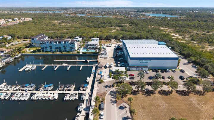 Property Photo:  1025 Seagrape Drive  FL 33570 