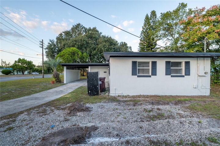 Property Photo:  409 S Alder Avenue  FL 32807 