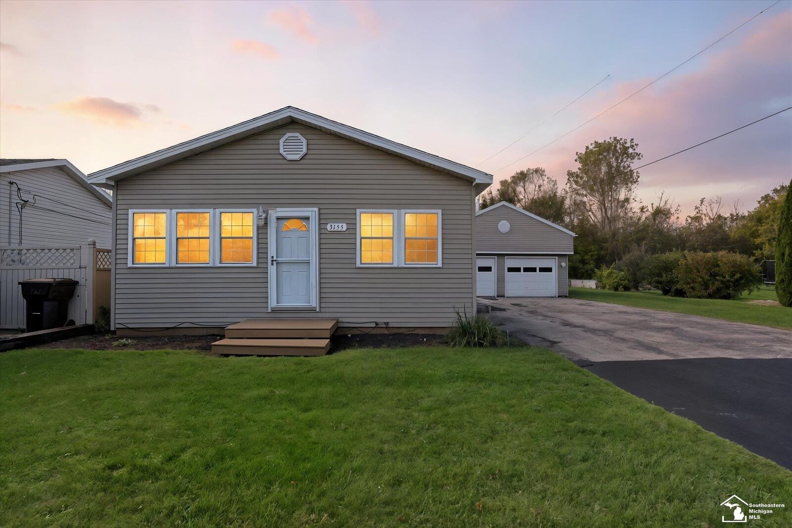 Property Photo:  3155 Englewood Drive  MI 48162 