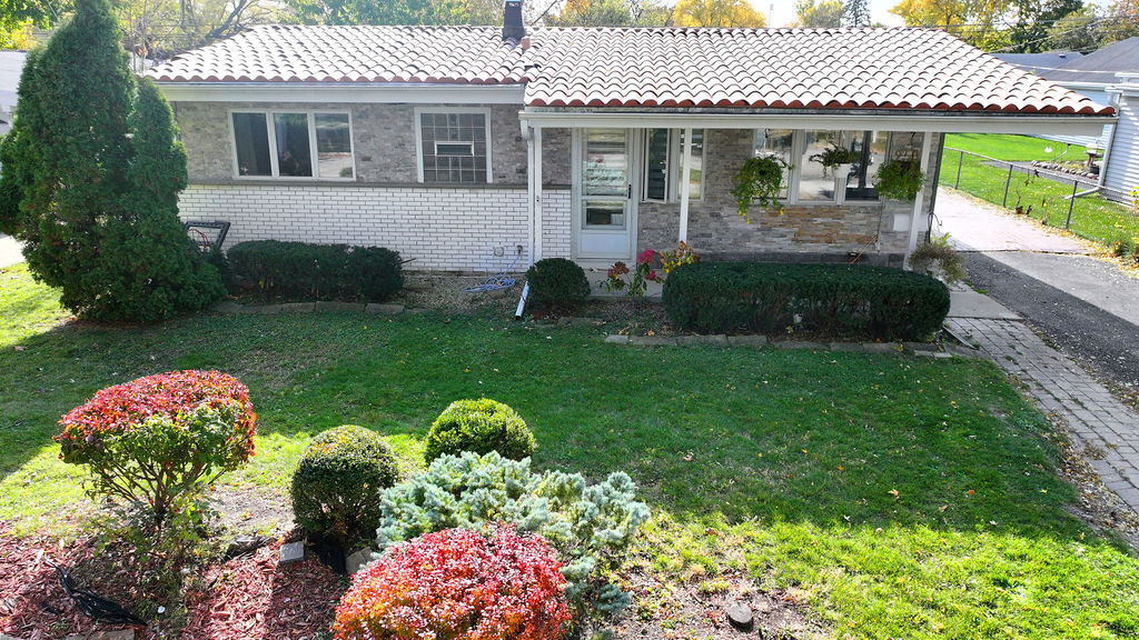 Property Photo: 2503 Fulle Street IL 60008