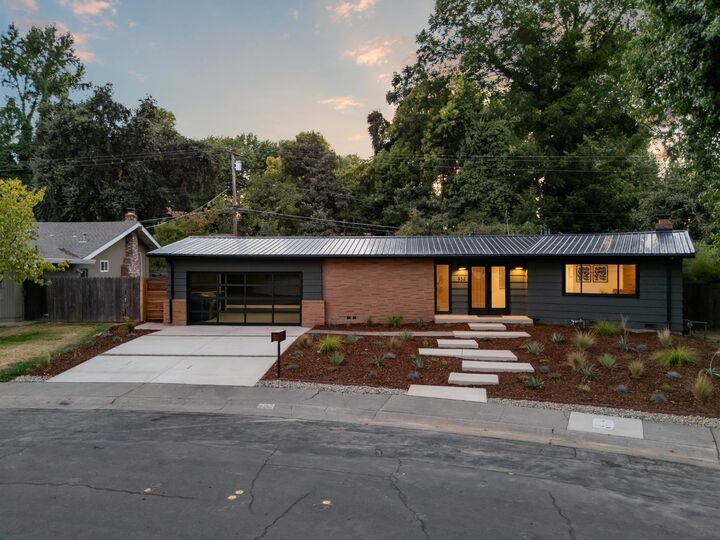 Property Photo:  832 Skipper Circle  CA 95822 