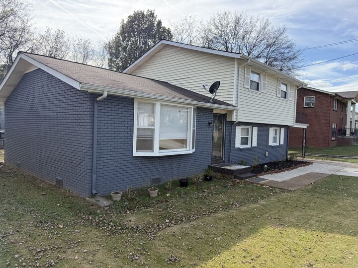 Property Photo: 3240 Doverside Dr TN 37207