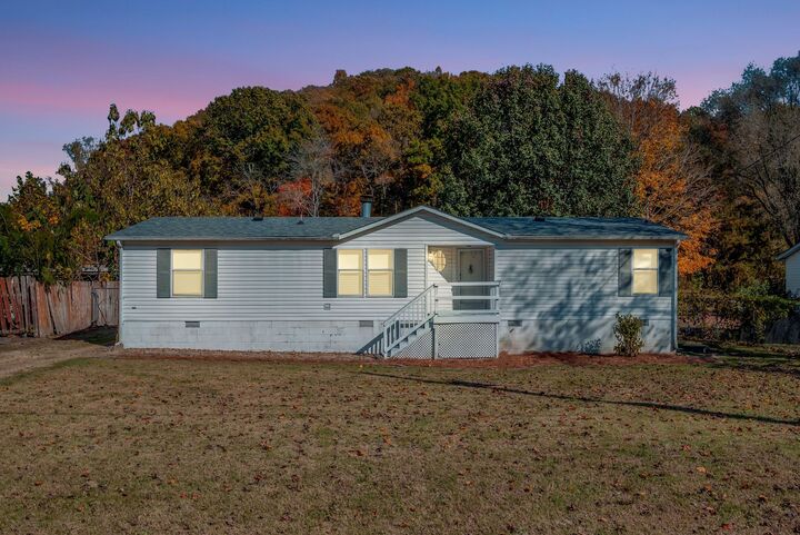 Property Photo: 1618 Slaters Creek Rd TN 37072