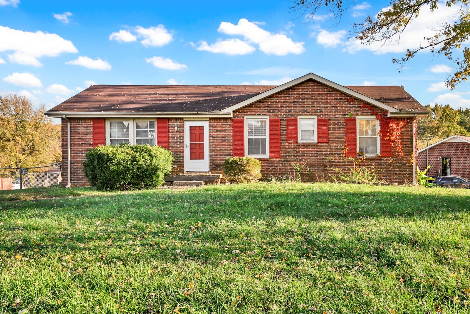 Property Photo:  326 Bancroft Dr  TN 37042 