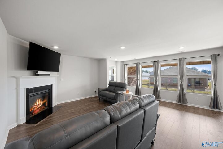 Property Photo: 314 Southland Court AL 35756