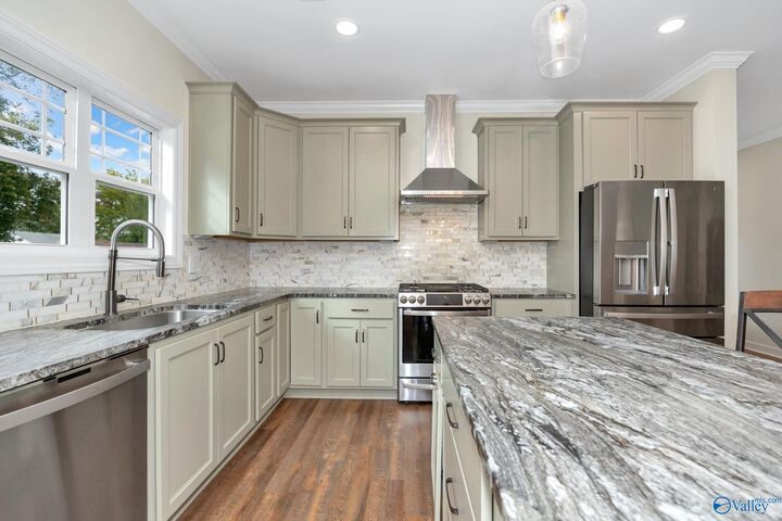 Property Photo: 2715 7th Avenue SW AL 35805