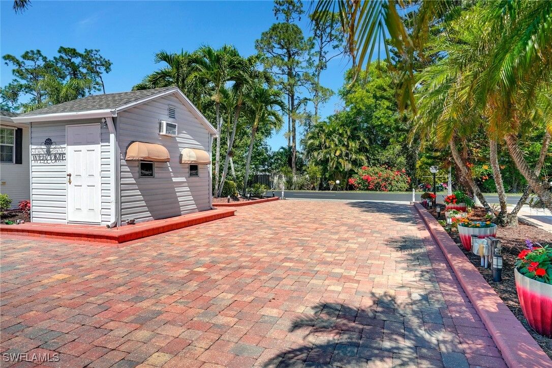 Property Photo:  2117 Crystal Lake Drive  FL 34120 