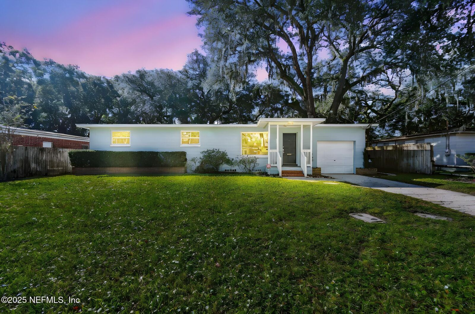 Property Photo:  8640 Emerald Isle Circle S  FL 32216 