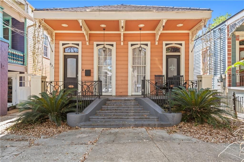 Property Photo: 831 Opelousas Avenue LA 70114