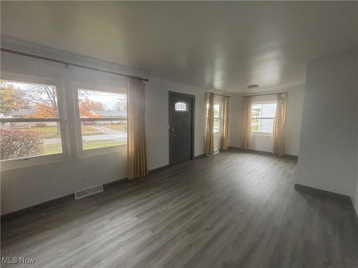 Property Photo: 2293 Parkwood Drive NW OH 44485