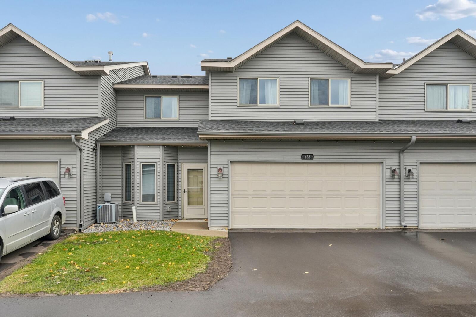 Property Photo:  632 2nd Street NW  MN 56071 