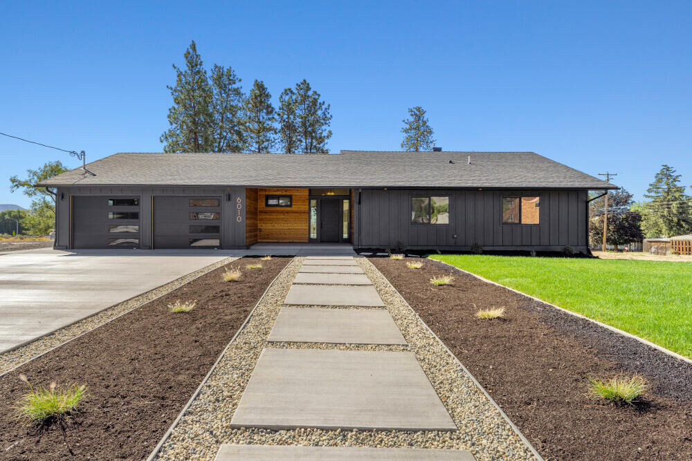 Property Photo:  6010 Shasta Way  OR 97603 