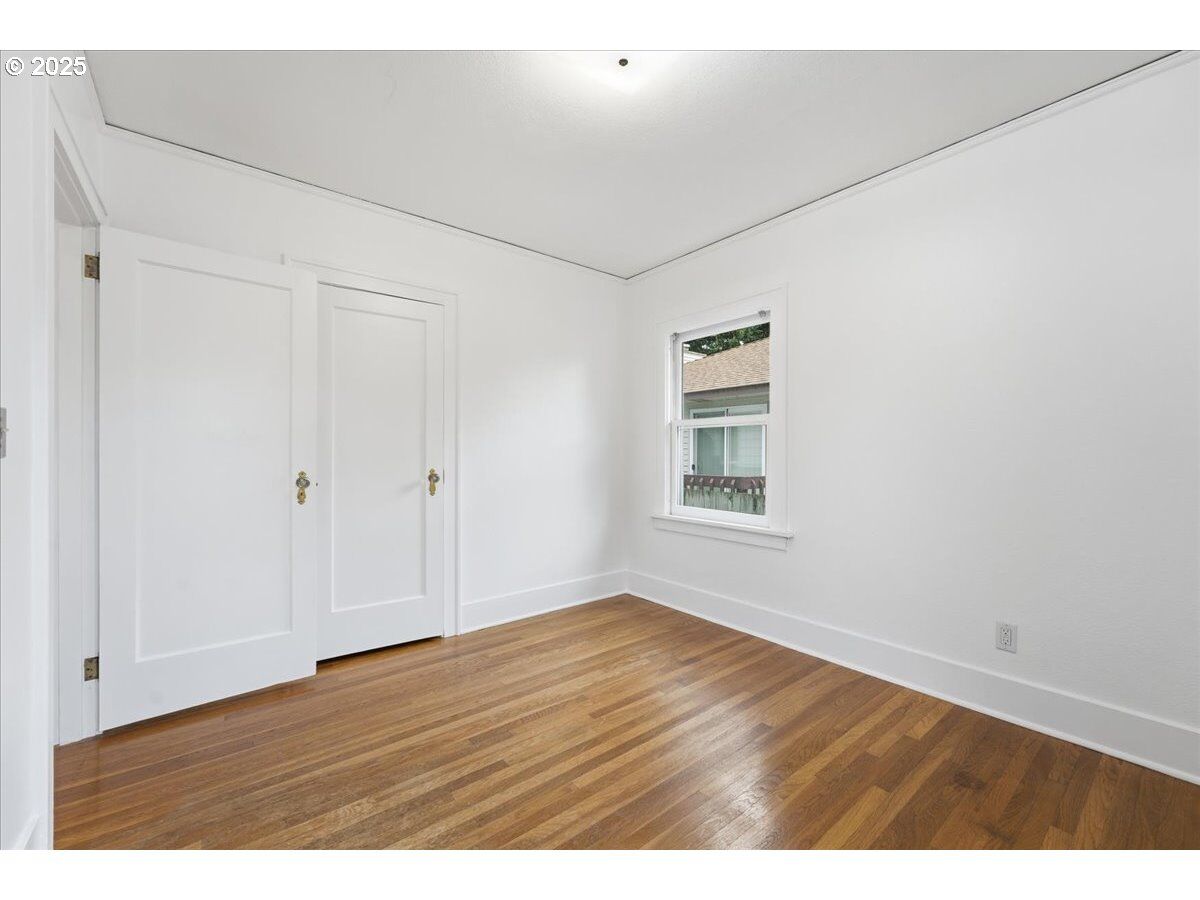 Property Photo:  4005 SE Boise St  OR 97202 