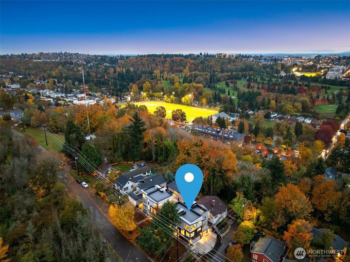 Property Photo:  4411  21st Avenue SW  WA 98106 