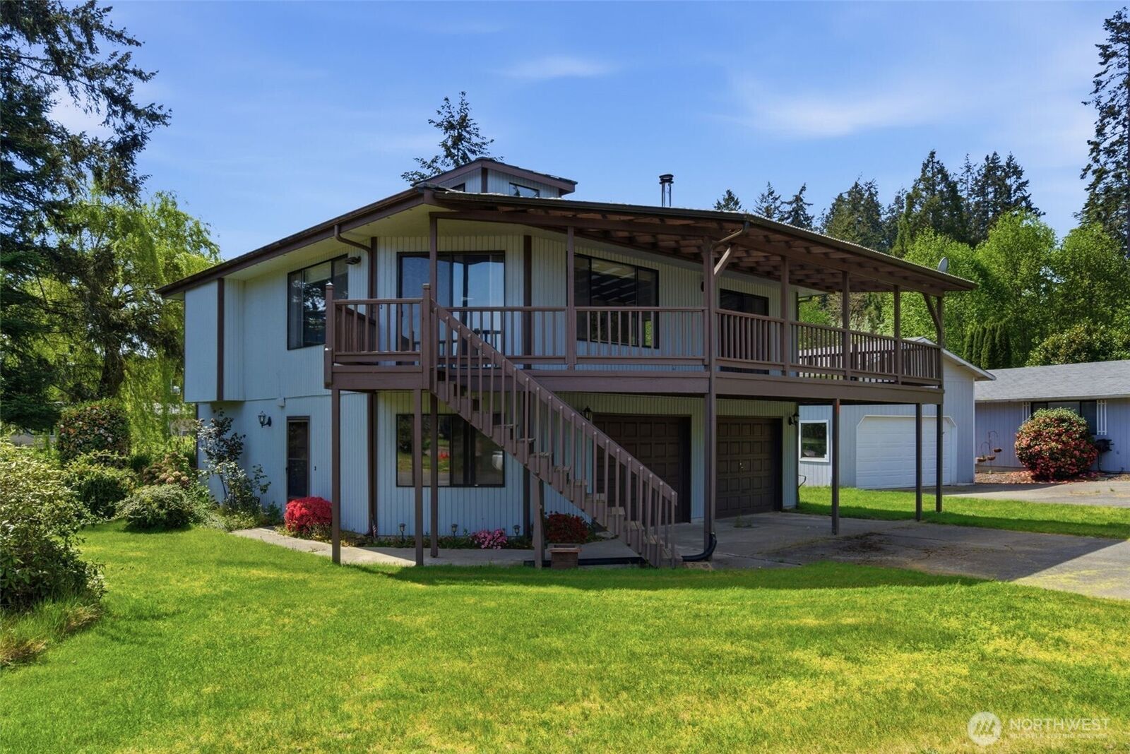 Property Photo:  80 NE Brook Place  WA 98588 