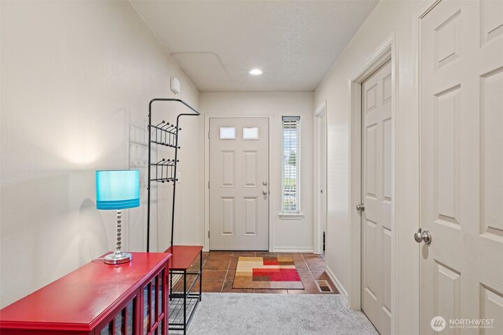 Property Photo:  807  7th Avenue NE  WA 98823 