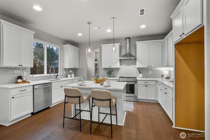 Property Photo: 1720 S Lake Stickney Drive WA 98087