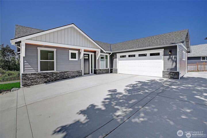 Property Photo: 822 Serene View Road WA 98282