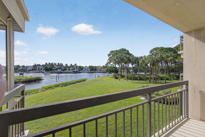 Property Photo: 2201 Marina Isle Way 202 FL 33477