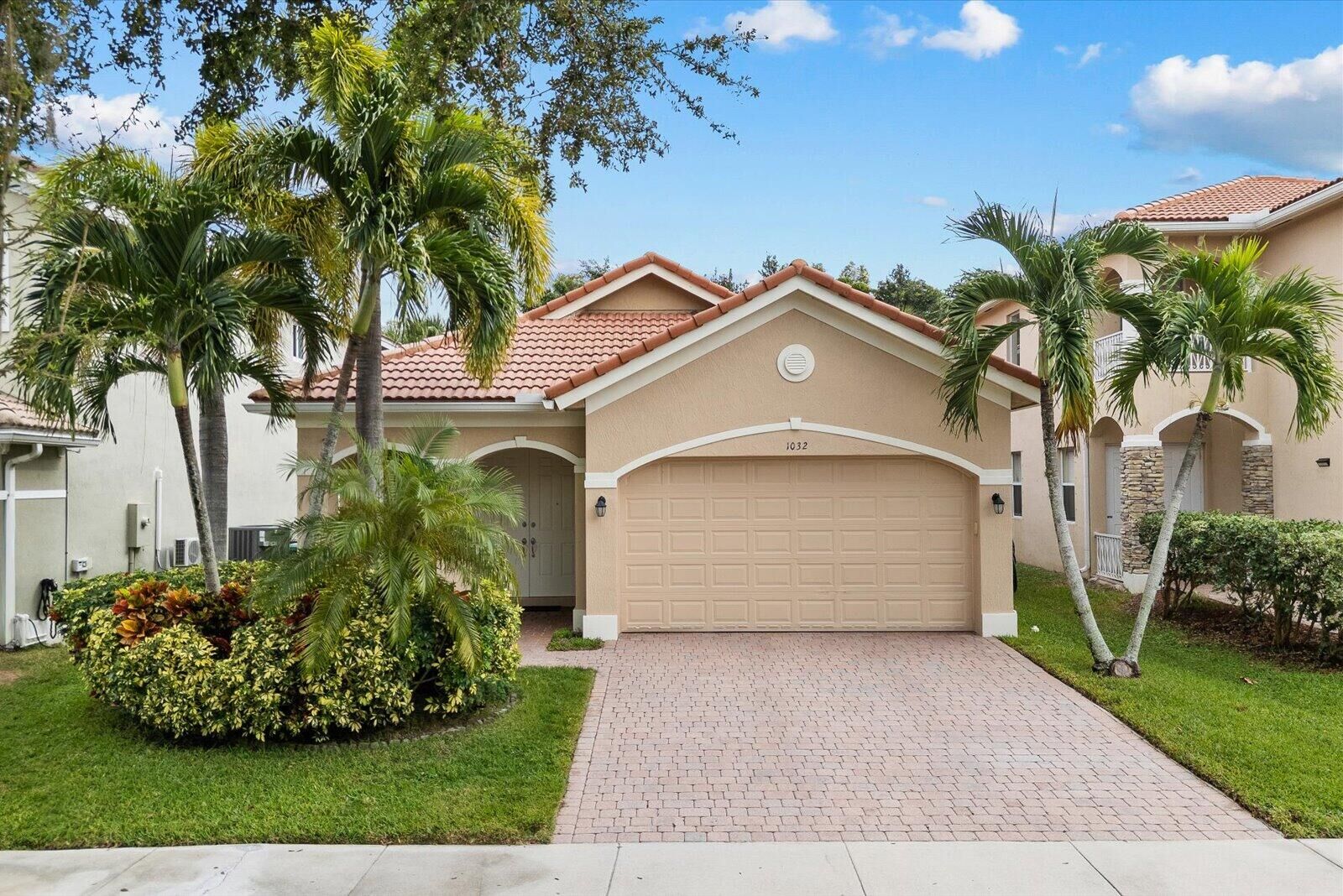 Property Photo: 1032 NW Leonardo Circle FL 34986