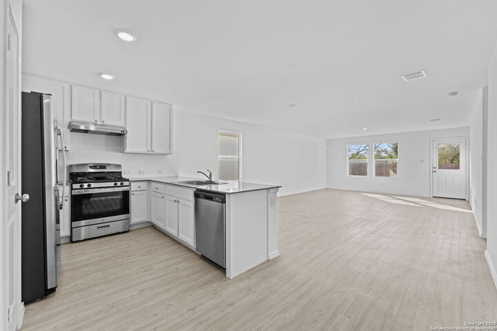 Property Photo: 3626 Greensfield Way TX 78223