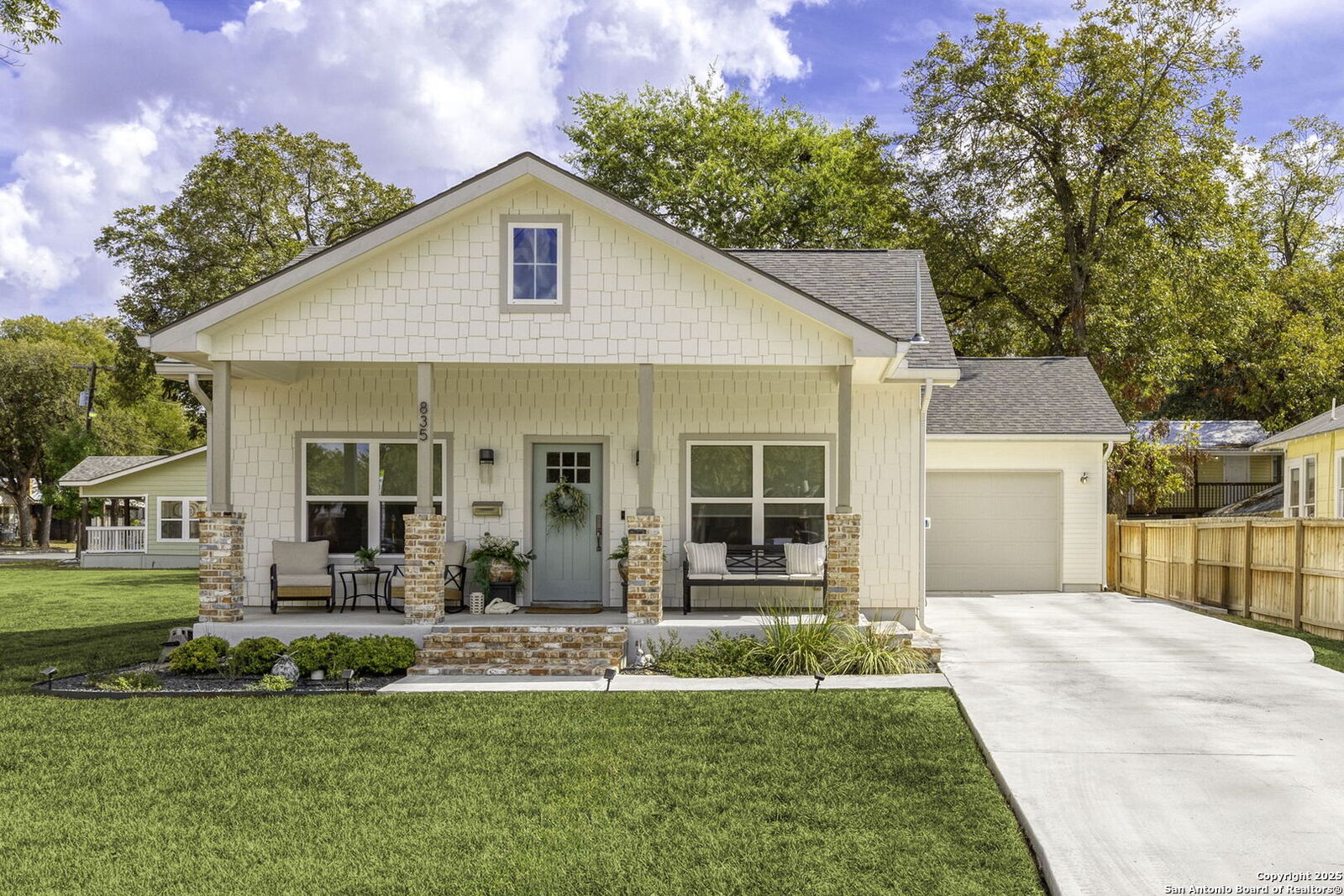 Property Photo: 835 Cross Street TX 78130