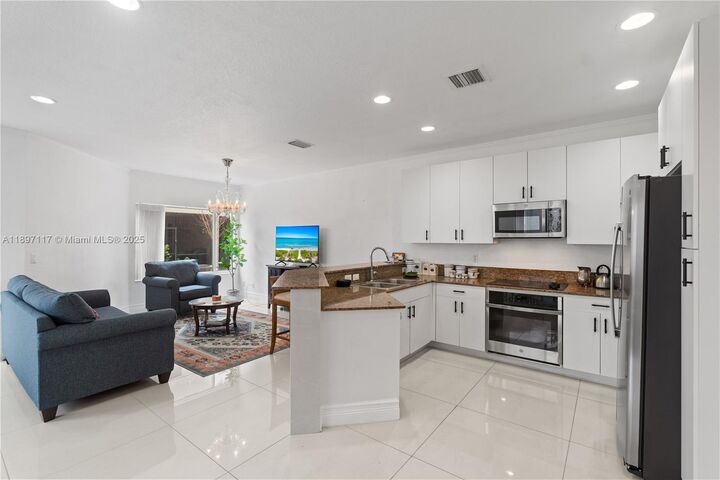 Property Photo:  21396 Marina Cove Cir 17-J  FL 33180 