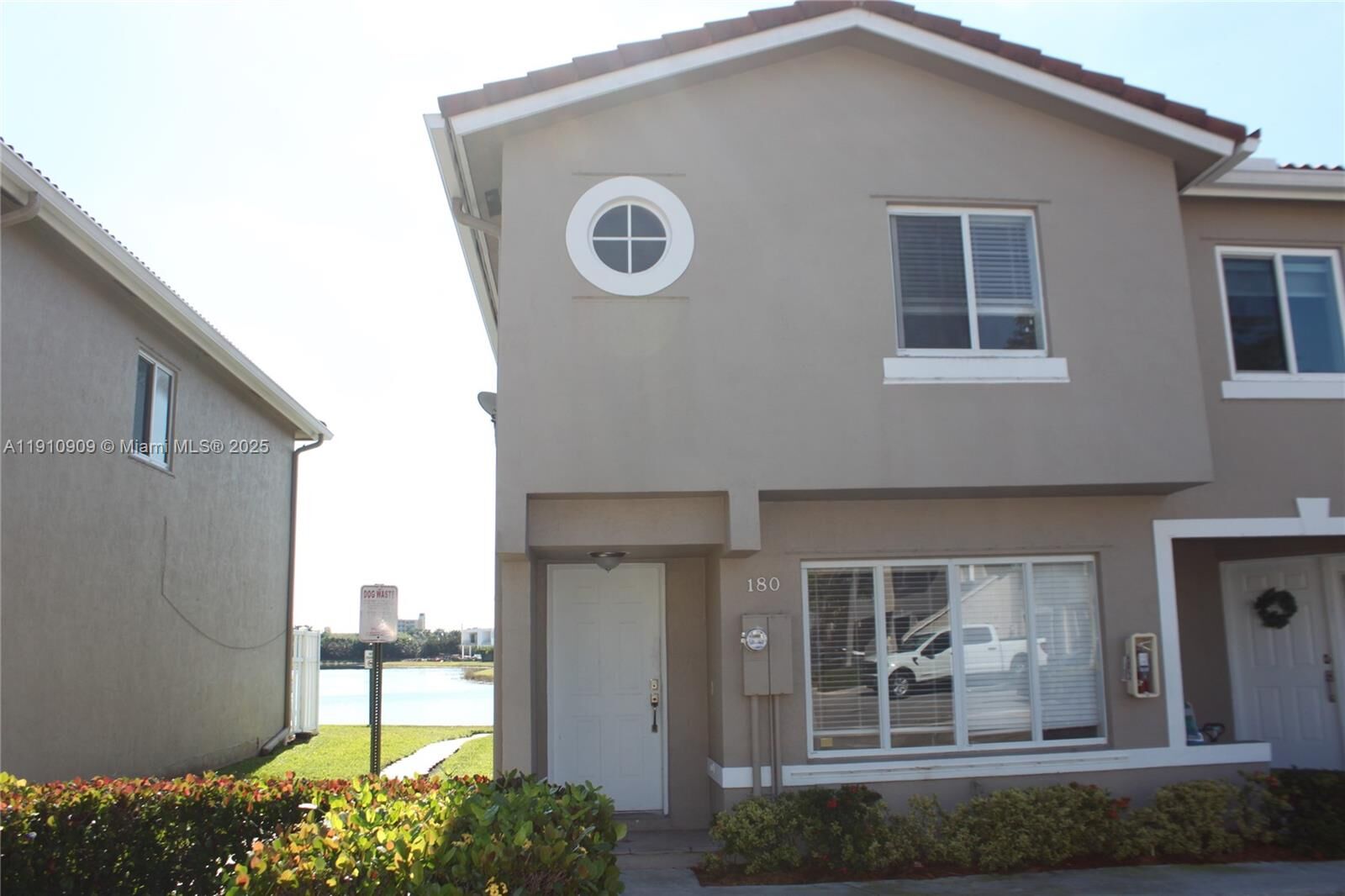 Property Photo: 180 Riviera Cir 30-5 FL 33326