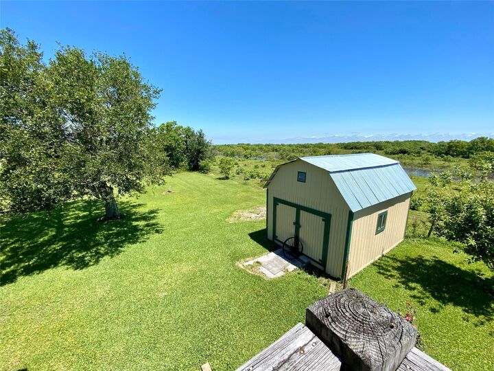 Property Photo: 1228 Bahama Lane TX 77650