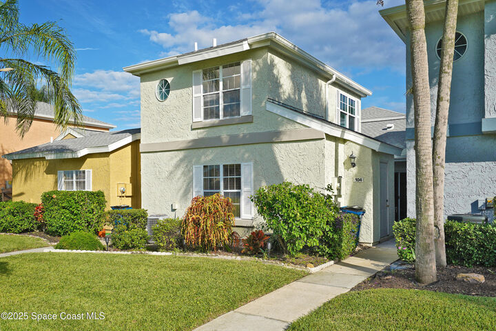 Property Photo: 1445 Malibu Circle NE FL 32905