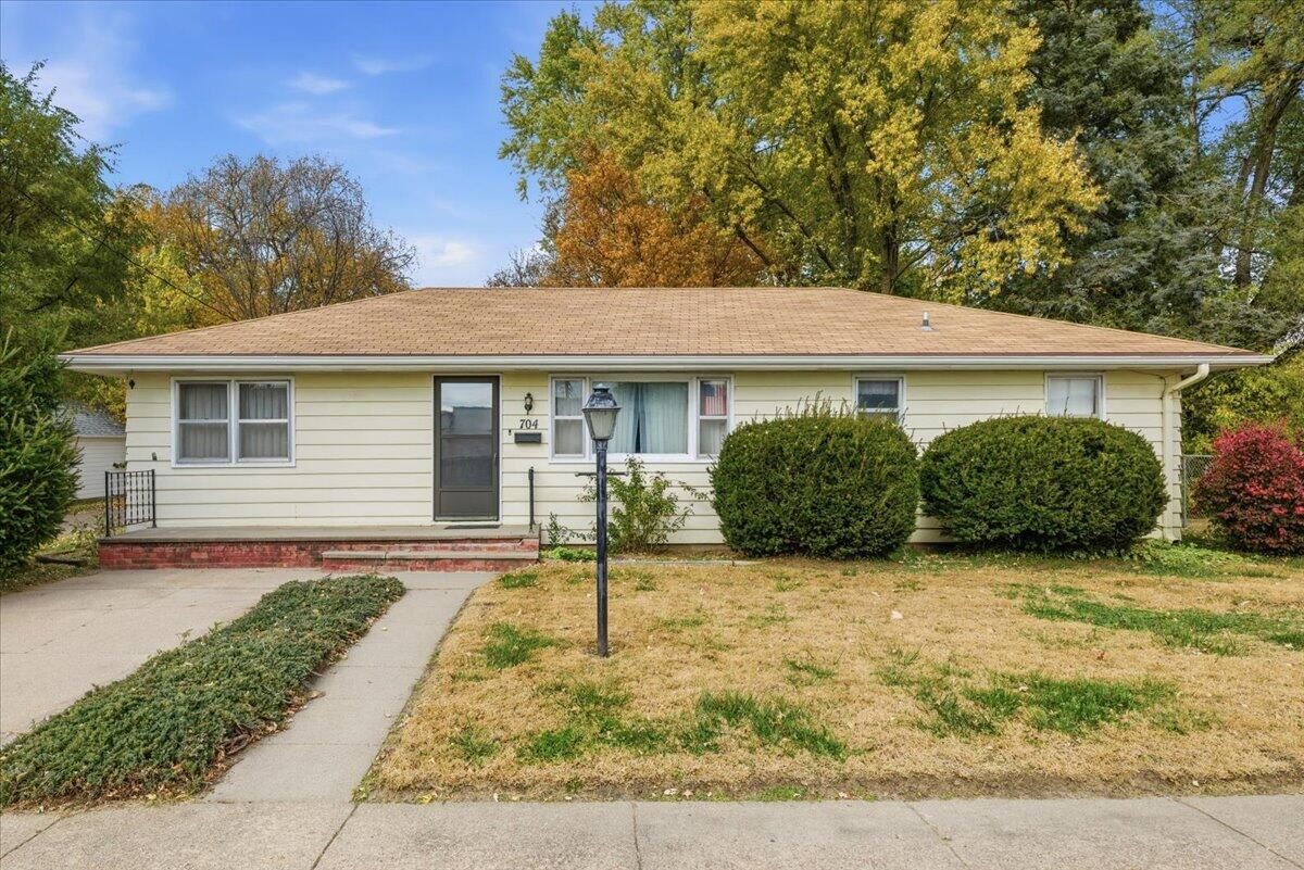 Property Photo: 704 Arnold Street IA 51534