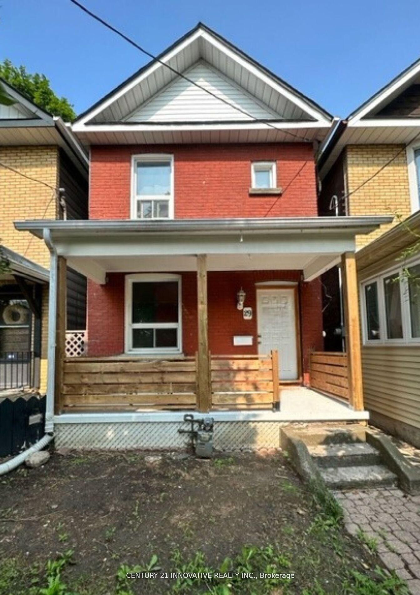 Photo de la propriété:  29 Eldon Avenue  ON M4C 5G2 