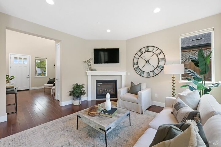 Property Photo:  3725 Hillary Court  CA 95403 