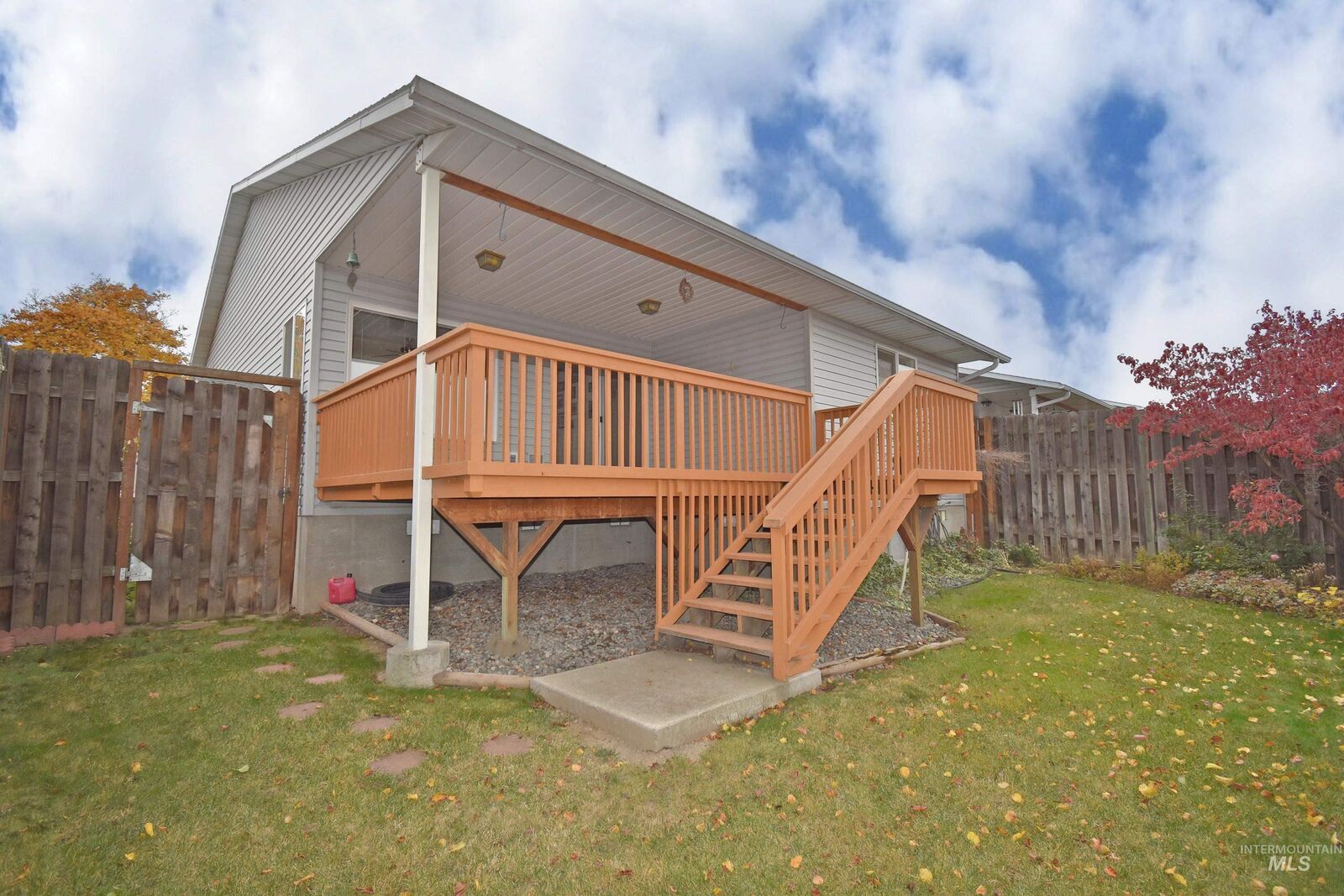 Property Photo:  929 Cypress Court #B  ID 83501 