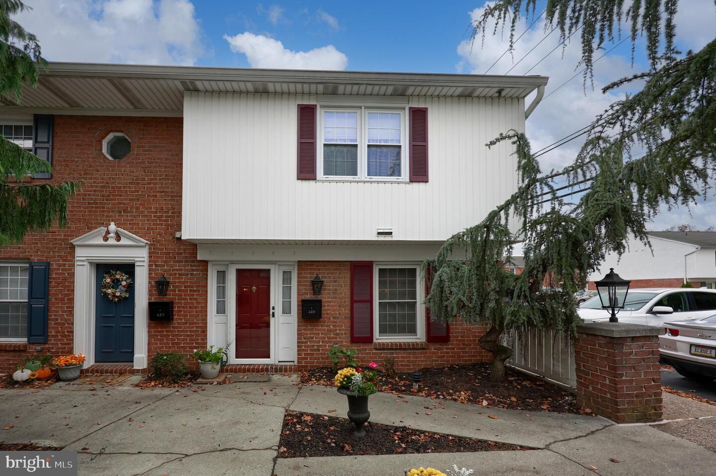 Property Photo: 425 W Caracas Avenue PA 17033