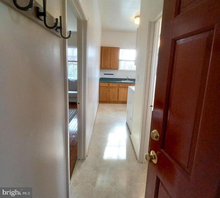 Property Photo: 301 N West Street 1 VA 22314