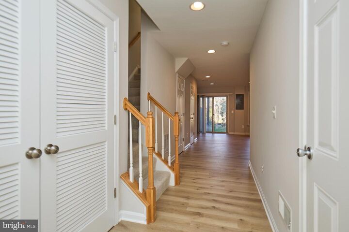 Property Photo: 42612 Galbraith Square VA 20148