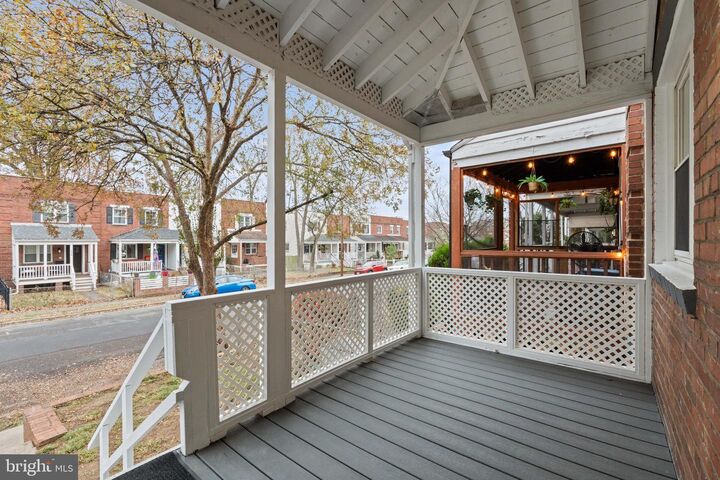 Property Photo: 340 Wesmond Drive VA 22305