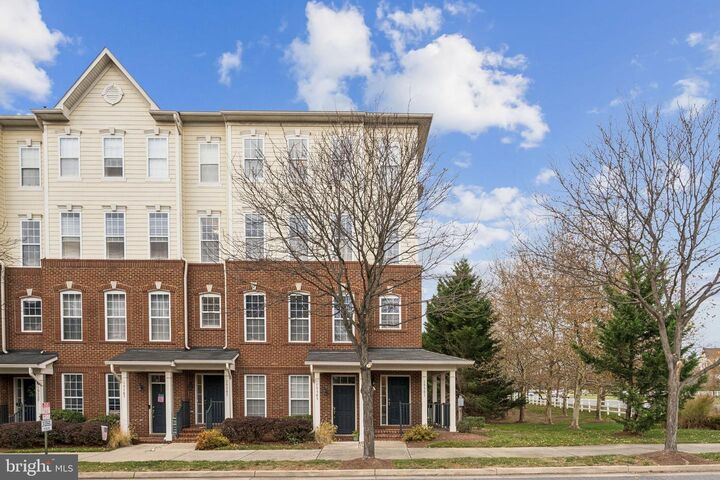 Property Photo:  19301 Diamond Lake Drive  VA 20176 