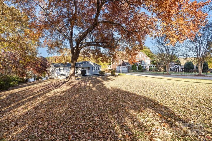 Property Photo:  7088 Wateredge Drive  NC 28673 