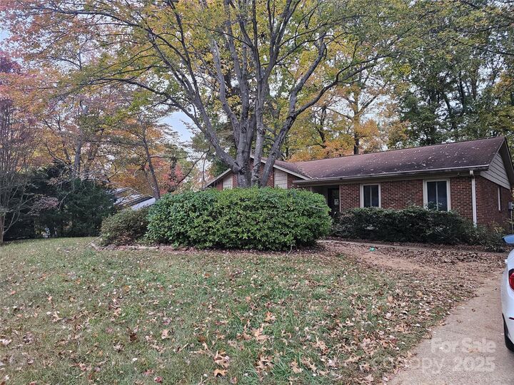 Property Photo:  711 Bundaberg Lane  NC 27045 