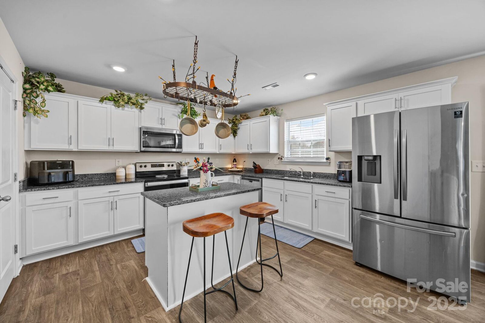 Property Photo:  321 Kingsford Drive  NC 28164 