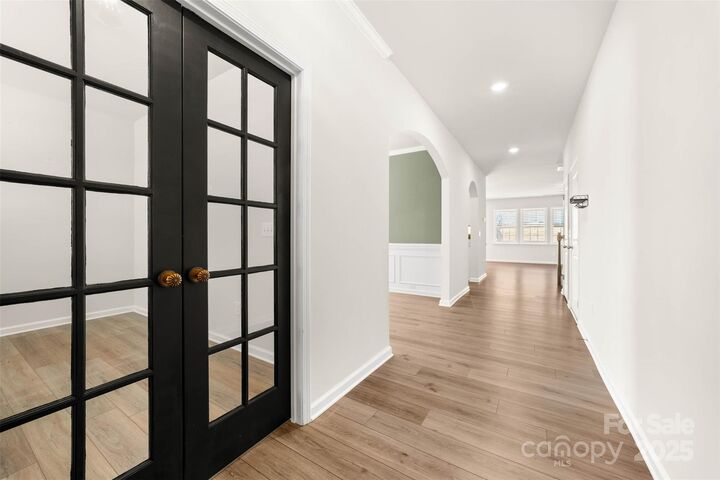 Property Photo: 189 Tackle Box Drive NC 28166