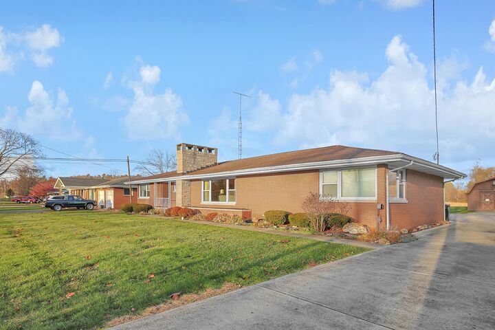 Property Photo: 260 Sunset NE Drive OH 43055