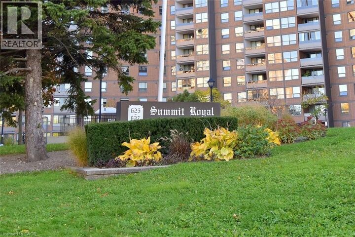 Photo de la propriété:  627 The West Mall Drive 802  ON M9C 4X5 