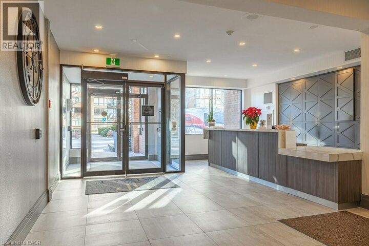 Photo de la propriété:  1270 Maple Crossing Boulevard 1609  ON L7S 2J3 