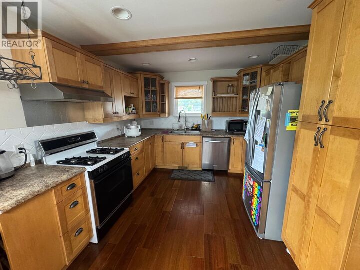 Property Photo: 1675 Canford Avenue BC V1K 1R6